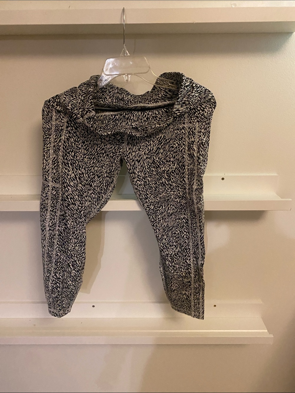 Athleta Black and White Textured Print Leggings capris